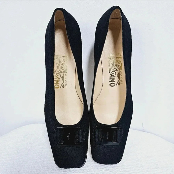 Salvatore Ferragamo 7.5 A black logo buckle granny heels​ - Picture 7 of 13